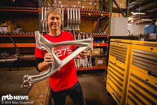 Jeff Steber zeigt stolz sein "Heim"