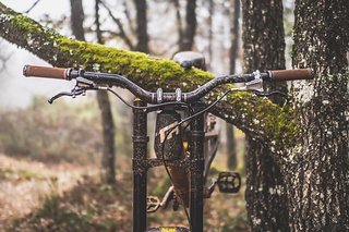 Der Reverse Components Vink Signature-Lenker ist in verschiedenen Rise-Optionen erhältlich und kostet rund 80 €. Der Reverse Components Vink Signature-Lenker ist in verschiedenen Rise-Optionen erhältlich und kostet rund 80 €.