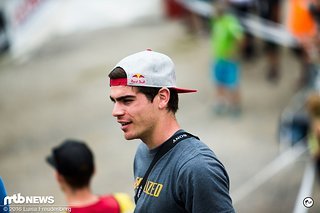 ein ungewohntes Bild - Loic Bruni als Zuschauer.