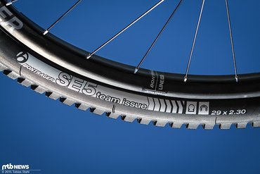 Der SE5 Team Issue richtet sich an Enduro- und Trail-Bikes Der SE5 Team Issue richtet sich an Enduro- und Trail-Bikes