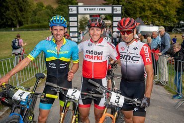 Das Podium der Herren: Mathias Stirnemann (Mitte) siegte vor Ben Zwiehoff (links) und Reto Indergand (rechts) Das Podium der Herren: Mathias Stirnemann (Mitte) siegte vor Ben Zwiehoff (links) und Reto Indergand (rechts)