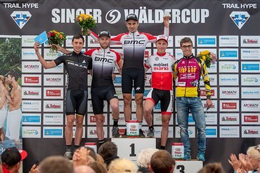 Das Podum der Herren: Indergand vor Flückiger, Stirnemann, Stiebjahn und Schelb Das Podum der Herren: Indergand vor Flückiger, Stirnemann, Stiebjahn und Schelb