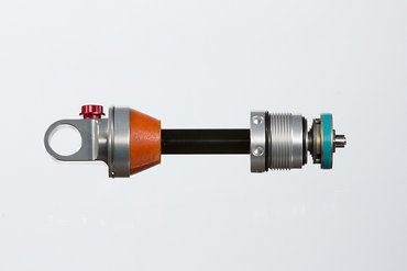Der Kolbendurchmesser bestimmt das Maß der Verdrängung. Je dicker, desto mehr Öl wird durch die Ventile gepresst Der Kolbendurchmesser bestimmt das Maß der Verdrängung. Je dicker, desto mehr Öl wird durch die Ventile gepresst