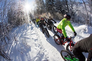 Bei eisigen Temperaturen ging es 130 km über schneebedeckte Trails Bei eisigen Temperaturen ging es 130 km über schneebedeckte Trails