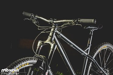 Lenkzentrale über der etwas breiteren "Boost" Pike, die mehr Platz für dicke Reifen und Matsche bietet Lenkzentrale über der etwas breiteren "Boost" Pike, die mehr Platz für dicke Reifen und Matsche bietet