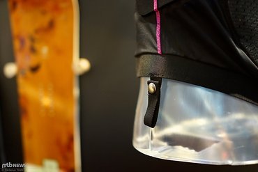Gürtelschlaufen können optional verwendet werden Gürtelschlaufen können optional verwendet werden