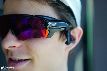 Der Akku der Brille hält 6 h durch Der Akku der Brille hält 6 h durch