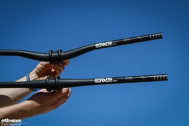 Die leichten XC und All-Mountain Lenker hat ENVE auf 760 mm verbreitert Die leichten XC und All-Mountain Lenker hat ENVE auf 760 mm verbreitert