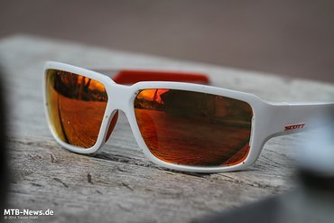 Die Filter verfügen über kleine Belüftungsschlitze, wodurch ein Beschlagen effektiv verhindert werden soll. Die Filter verfügen über kleine Belüftungsschlitze, wodurch ein Beschlagen effektiv verhindert werden soll.