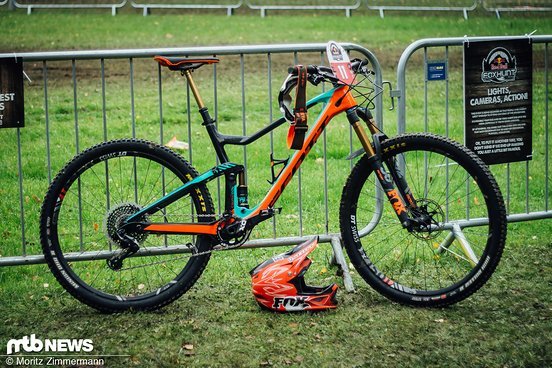 Die Bikewahl spielte eine große Rolle, da sich die Red Bull Foxhunt nicht richtig in eine Renn-Kategorie einordnen lässt Die Bikewahl spielte eine große Rolle, da sich die Red Bull Foxhunt nicht richtig in eine Renn-Kategorie einordnen lässt