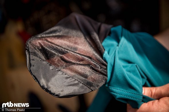 Clever: Hosentasche mit dichtem Unterteil, damit sich kein Schlüssel durch die Tasche bohren kann und nichts verloren geht. Clever: Hosentasche mit dichtem Unterteil, damit sich kein Schlüssel durch die Tasche bohren kann und nichts verloren geht.