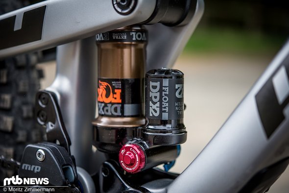 Der Fox DPX2 Factory-Dämpfer sorgt für einen sensiblen Hinterbau und generiert viel Grip Der Fox DPX2 Factory-Dämpfer sorgt für einen sensiblen Hinterbau und generiert viel Grip
