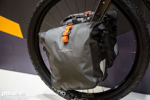 Das Ortlieb Gravel Pack (Pair) bietet 2 x 12,5 l Volumen und wiegt entsprechend 2 x 580 g Das Ortlieb Gravel Pack (Pair) bietet 2 x 12,5 l Volumen und wiegt entsprechend 2 x 580 g