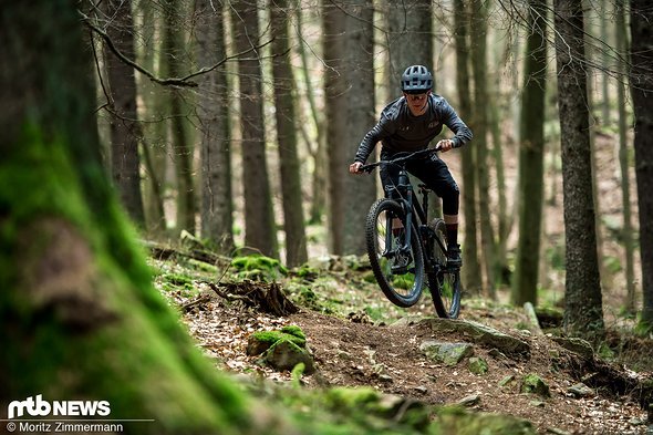 Auch auf gemäßigteren Trails ist das Slash 8 in seinem Element Auch auf gemäßigteren Trails ist das Slash 8 in seinem Element