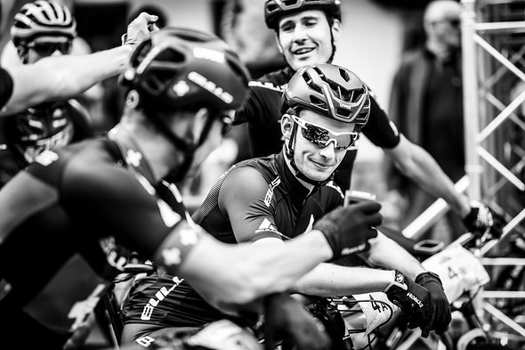 Die Stimmung war heute vor dem Start bei uns im Team gut. Besser hätte es dann auch nicht laufen können! Die Stimmung war heute vor dem Start bei uns im Team gut. Besser hätte es dann auch nicht laufen können!