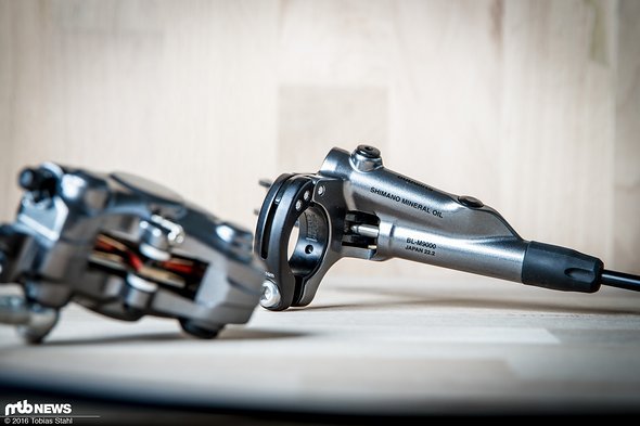 Schlank und minimalistisch: Das Geberkolbendesign ist bei Shimano über die Jahre gereift und präsentiert sich denkbar schlank Schlank und minimalistisch: Das Geberkolbendesign ist bei Shimano über die Jahre gereift und präsentiert sich denkbar schlank