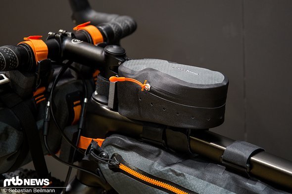 Die Ortlieb Cockpit Pack bietet ein Volumen von 0,8 l bei einem leichten Gewicht von 82 g | 49,99 € Die Ortlieb Cockpit Pack bietet ein Volumen von 0,8 l bei einem leichten Gewicht von 82 g | 49,99 €