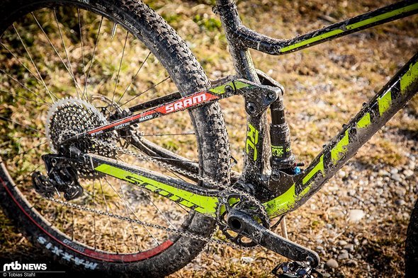 Die 435 mm kurzen Kettenstreben sollen im Gegenzug dafür sorgen, dass das Bike sich dennoch spielerisch um enge Kurven zirkeln lässt Die 435 mm kurzen Kettenstreben sollen im Gegenzug dafür sorgen, dass das Bike sich dennoch spielerisch um enge Kurven zirkeln lässt