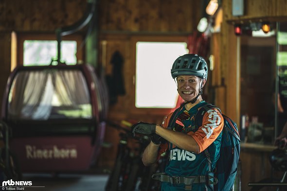 Bringt's die Bikes auf den Berg: Die Bahn am Rinerhorn ist weder schnell, noch kann sie mehr als ein Bike pro Gondel auf den Berg bringen Bringt's die Bikes auf den Berg: Die Bahn am Rinerhorn ist weder schnell, noch kann sie mehr als ein Bike pro Gondel auf den Berg bringen