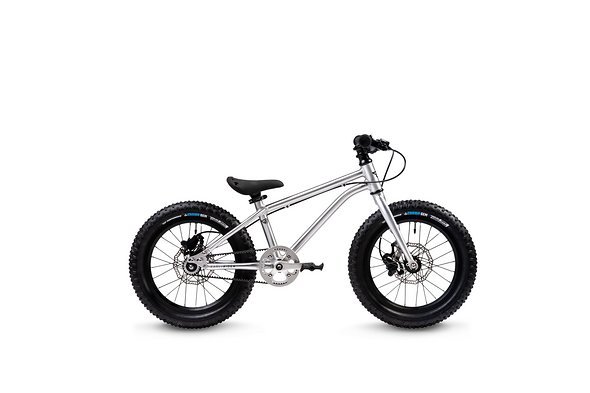 ... oder für 50 € Aufpreis als Early Rider Seeker X16 mit hydraulischen Scheibenbremsen erhältlich ... oder für 50 € Aufpreis als Early Rider Seeker X16 mit hydraulischen Scheibenbremsen erhältlich