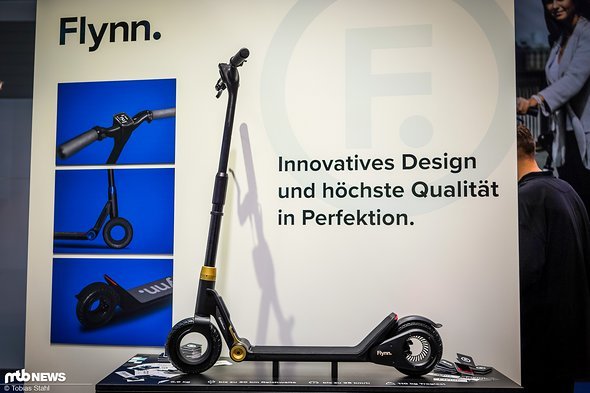 Spannendes Projekt: Brakeforce One Entwickler Stefan Stark hat einen visionären Elektrotretroller auf die Beine gestellt... Spannendes Projekt: Brakeforce One Entwickler Stefan Stark hat einen visionären Elektrotretroller auf die Beine gestellt...