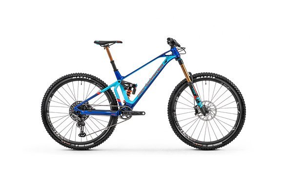 Das Super Foxy RR setzt auf einen XTR-Antrieb, DT Swiss EX1501-Laufräder und einen Fox DHX2-Dämpfer. Das Super Foxy RR setzt auf einen XTR-Antrieb, DT Swiss EX1501-Laufräder und einen Fox DHX2-Dämpfer.