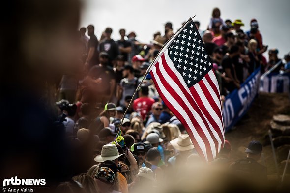 USA-Fahnen wohin das Auge reicht USA-Fahnen wohin das Auge reicht