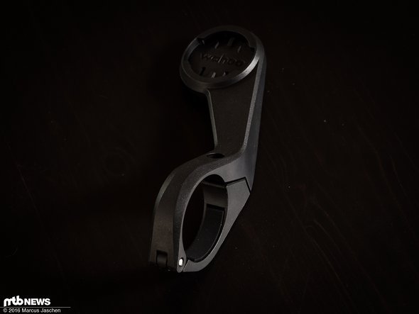 Mit der geschraubten Lenkerbefestigung wandert der Bike-Computer vor den Lenker Mit der geschraubten Lenkerbefestigung wandert der Bike-Computer vor den Lenker