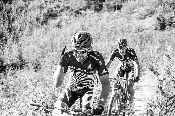 Karl ist nicht mehr so wirklich im Rennmodus unterwegs. Er und Alban hatten sich deutlich mehr erhofft beim Cape Epic Karl ist nicht mehr so wirklich im Rennmodus unterwegs. Er und Alban hatten sich deutlich mehr erhofft beim Cape Epic