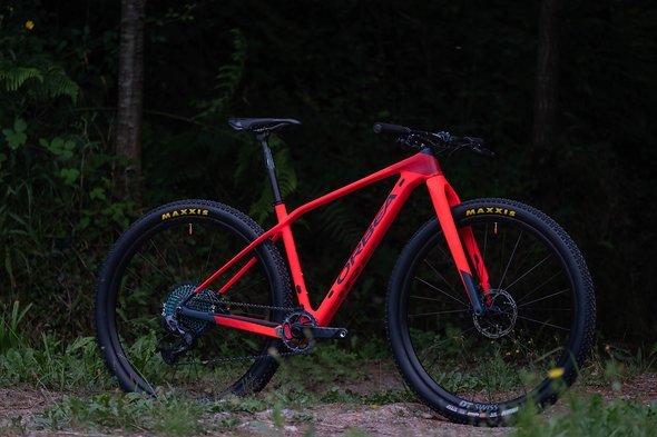 Orbea führt im Sortiment die etwas teurere und hochwertige Rahmenserie OMR (Alma 20 M-LTD bis Alma 29 M15) ... Orbea führt im Sortiment die etwas teurere und hochwertige Rahmenserie OMR (Alma 20 M-LTD bis Alma 29 M15) ...