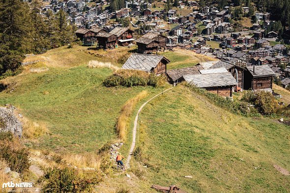 Und ab zurück ins Dorf Und ab zurück ins Dorf