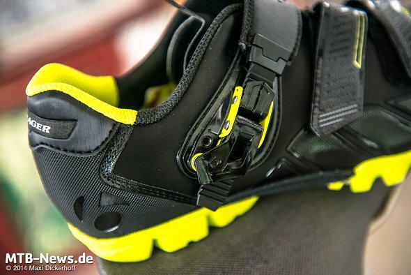 Ratschenverschluss für sicheren- und festen Sitz. Ratschenverschluss für sicheren- und festen Sitz.