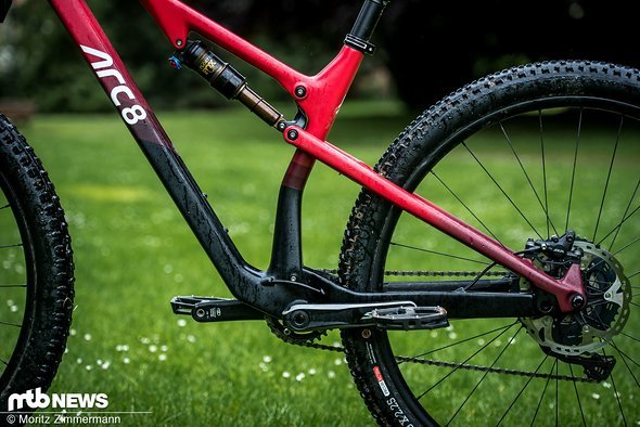 Sehr gute Funktion und wenig Firlefanz: So lautet der Ansatz hinter den Bikes von Arc8. Deshalb setzen die beiden Schweizer an ihren vollgefederten Rahmen beispielsweise auf bewährte Horst Link-Hinterbauten. Sehr gute Funktion und wenig Firlefanz: So lautet der Ansatz hinter den Bikes von Arc8. Deshalb setzen die beiden Schweizer an ihren vollgefederten Rahmen beispielsweise auf bewährte Horst Link-Hinterbauten.