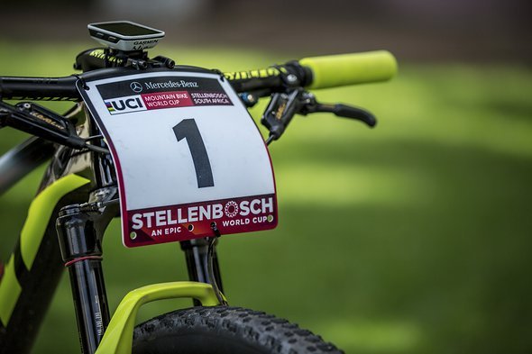 In zwei Monaten wird an diesem Bike nicht nehr die Startnummer 1 hängen. In einem packenden Finish musste sich Schurter erstmals seit dem vergangenen Jahr in Nove Mesto bei einem Weltcup-Rennen geschlagen geben In zwei Monaten wird an diesem Bike nicht nehr die Startnummer 1 hängen. In einem packenden Finish musste sich Schurter erstmals seit dem vergangenen Jahr in Nove Mesto bei einem Weltcup-Rennen geschlagen geben