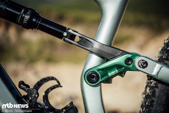 Die Umlenkwippe ist je nach Größe leicht angepasst, um über alle Rahmengrößen hinweg eine optimale Performance zu bieten Die Umlenkwippe ist je nach Größe leicht angepasst, um über alle Rahmengrößen hinweg eine optimale Performance zu bieten