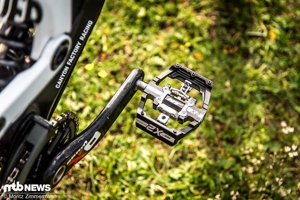 Im Gegensatz zu seinem ehemaligen Teamkollegen Sam Hill ist Troy Brosnan stets eingeklickt auf HT Components X2-Pedalen unterwegs. Im Gegensatz zu seinem ehemaligen Teamkollegen Sam Hill ist Troy Brosnan stets eingeklickt auf HT Components X2-Pedalen unterwegs.