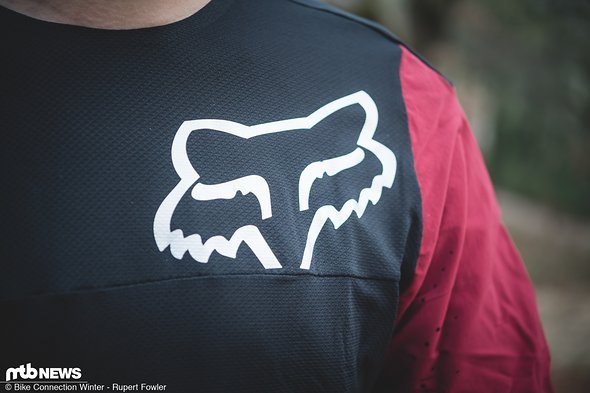 Das Fox Attack Pro-Trikot setzt auf einen Mix aus Polartec® Delta™-Gewebe am Torso und Ärmeln aus stabilem Cordura. Das Fox Attack Pro-Trikot setzt auf einen Mix aus Polartec® Delta™-Gewebe am Torso und Ärmeln aus stabilem Cordura.