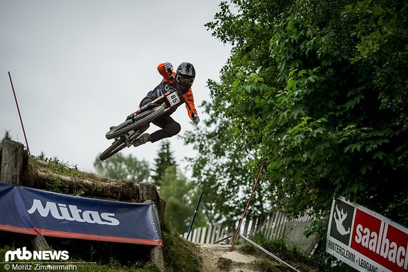 In seiner ersten Elite-Saison musste Simon Maurer bislang viel Lehrgeld zahlen, doch mit Platz 41 in der Quali in Leogang hat er gezeigt, was er auf dem Kasten hat. In seiner ersten Elite-Saison musste Simon Maurer bislang viel Lehrgeld zahlen, doch mit Platz 41 in der Quali in Leogang hat er gezeigt, was er auf dem Kasten hat.