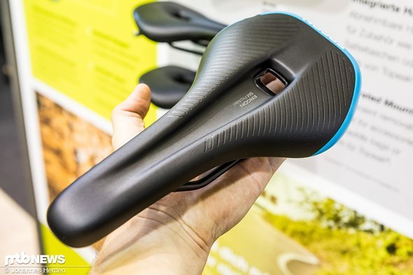 Schnittige Oberfläche – in die Aussparung kann von unten eine Halterung für eine Topeak-Satteltasche oder ähnliches integriert werden Schnittige Oberfläche – in die Aussparung kann von unten eine Halterung für eine Topeak-Satteltasche oder ähnliches integriert werden