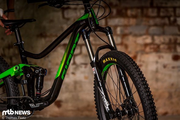 Mit Maxxis Minion-Reifen sind Mama und Papa schon Downhill-Rennen gefahren, da ist der Kleine noch nackig mit der Trommel um den Christbaum gelaufen. Mit Maxxis Minion-Reifen sind Mama und Papa schon Downhill-Rennen gefahren, da ist der Kleine noch nackig mit der Trommel um den Christbaum gelaufen.