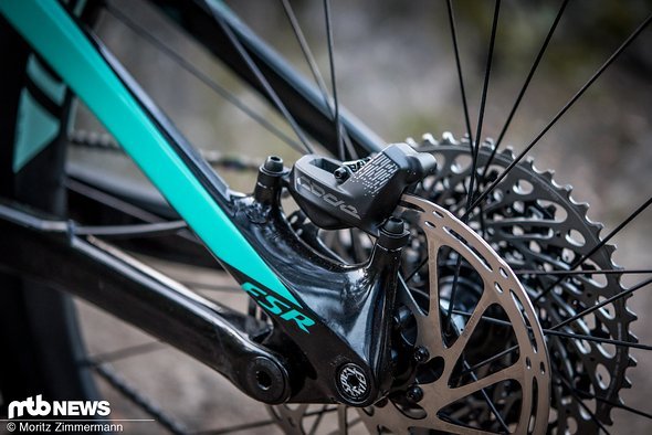 Bissstarke Bremsen dürfen an einem waschechten Race-Enduro nicht fehlen Bissstarke Bremsen dürfen an einem waschechten Race-Enduro nicht fehlen