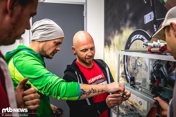 Diese verfügen über eine präzise Funktion — nur mit den üblichen Drücken sollte man die Plexiglasvarianten eher nicht benutzen, wenn man keine Sauerei möchte Diese verfügen über eine präzise Funktion — nur mit den üblichen Drücken sollte man die Plexiglasvarianten eher nicht benutzen, wenn man keine Sauerei möchte