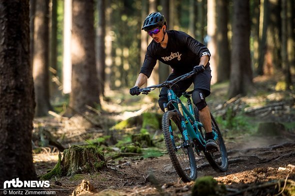 Auch wenn das Yeti SB5.5 als Enduro-Bike konzipiert ist, macht es (auch) auf gemäßigteren Trails jede Menge Spaß. Auch wenn das Yeti SB5.5 als Enduro-Bike konzipiert ist, macht es (auch) auf gemäßigteren Trails jede Menge Spaß.