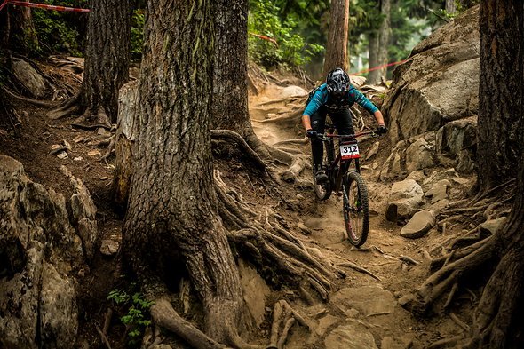 Wo man im oberen Teil des Tracks nicht auf ein Big Bike verzichten möchte, so hätte man weiter unten gerne das Trailbike. Das Tretstück wäre mit einer Dropperpost sicher erträglicher! Wo man im oberen Teil des Tracks nicht auf ein Big Bike verzichten möchte, so hätte man weiter unten gerne das Trailbike. Das Tretstück wäre mit einer Dropperpost sicher erträglicher!