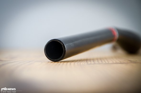 Der Lenker wird bei Ahead Composites in Deutschland gefertigt Der Lenker wird bei Ahead Composites in Deutschland gefertigt