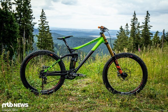 Das bekannte Cube Two15-Downhillbike wird weiterhin mit 27,5" Laufrädern angeboten Das bekannte Cube Two15-Downhillbike wird weiterhin mit 27,5" Laufrädern angeboten