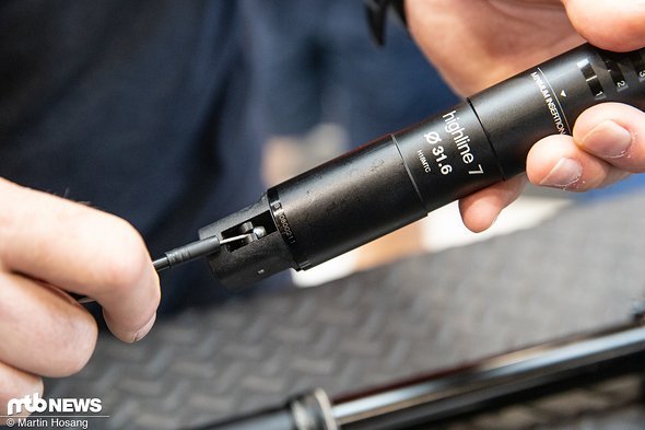 Die lineare Anlenkung soll die Bedienkräfte sowie die Montage gegenüber dem Vorgängermodell deutlich verbessern. Die lineare Anlenkung soll die Bedienkräfte sowie die Montage gegenüber dem Vorgängermodell deutlich verbessern.