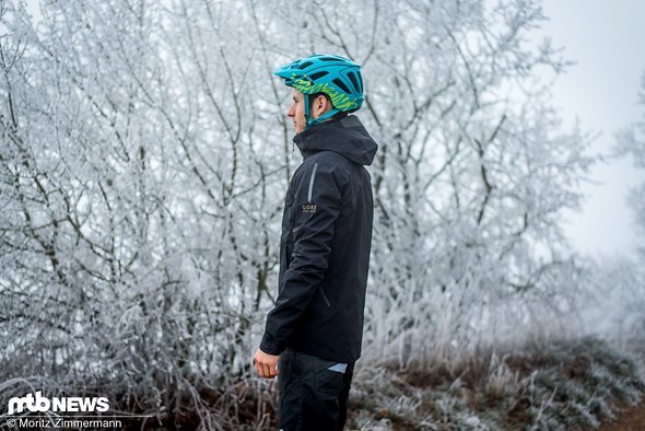Die Gore One Gore-Tex Pro ist insgesamt eher sportlich und körperbetont geschnitten und fällt klein aus Die Gore One Gore-Tex Pro ist insgesamt eher sportlich und körperbetont geschnitten und fällt klein aus