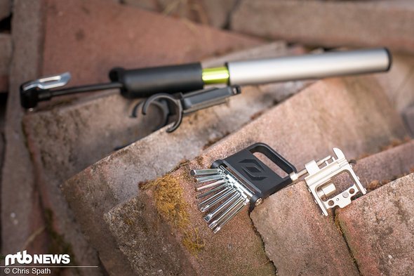 Versteckt in der Schublade finden sich die zwei Tools Versteckt in der Schublade finden sich die zwei Tools