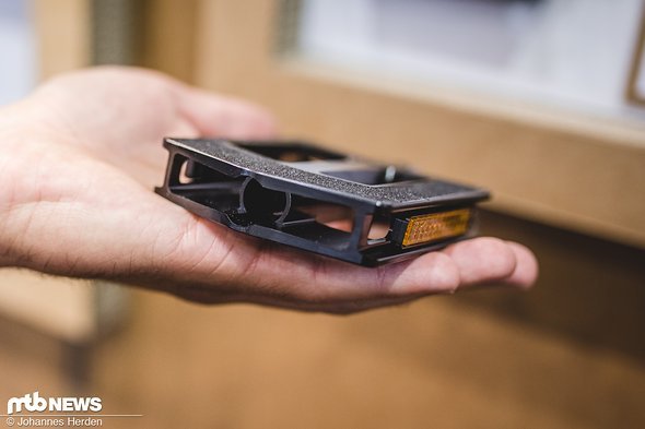 In eine Vertiefung eingelassenes Griptape soll für richtig guten Grip sorgen und lange haltbar sein In eine Vertiefung eingelassenes Griptape soll für richtig guten Grip sorgen und lange haltbar sein